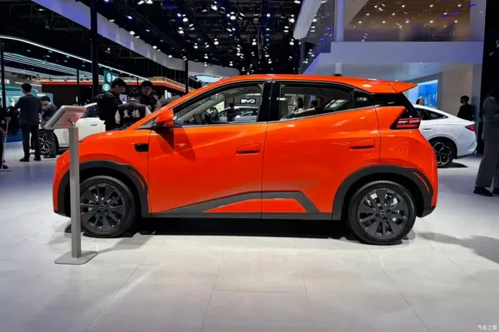 Dolphin Surf 2026: più autonomia e LiDAR per l’elettrica low cost di BYD