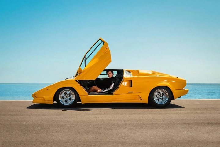 Lamborghini scende in spiaggia: la capsule che trasforma il lusso in stile estivo
