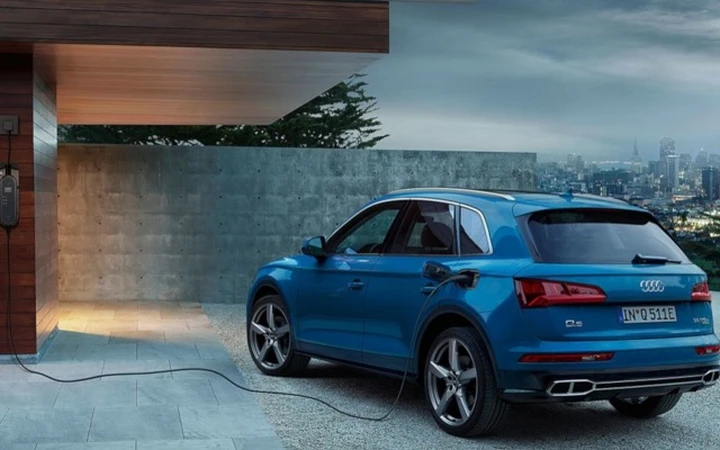 Audi Q5 55 TFSI e quattro: il SUV ibrido plug-in pronto al debutto