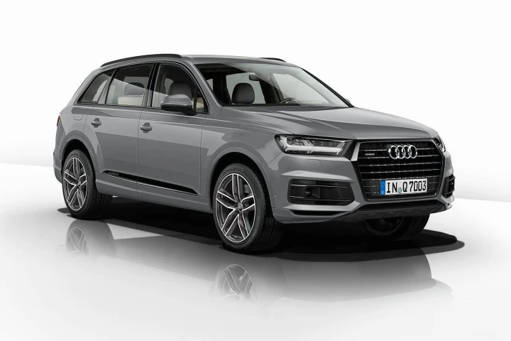 Audi: la Q7 diventa Exclusive