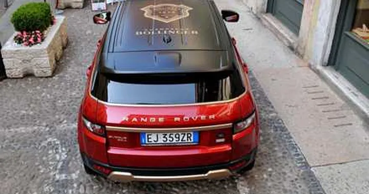 Range Rover Evoque-Bollinger al Vinitaly 2012