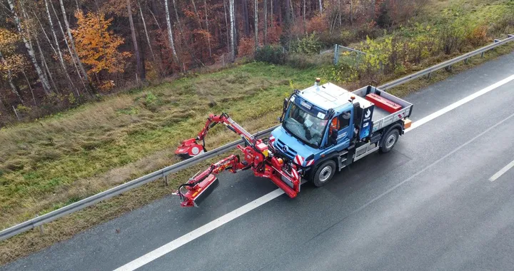 Mercedes Unimog: in test un prototipo con motore a combustione di idrogeno [FOTO]
