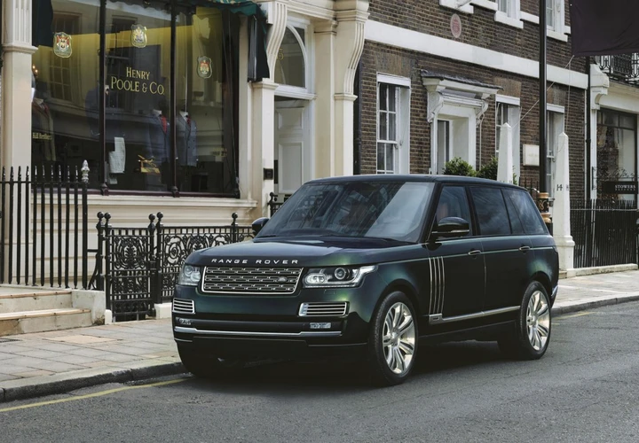 Range Rover: allo studio una rivale della Bentayga?
