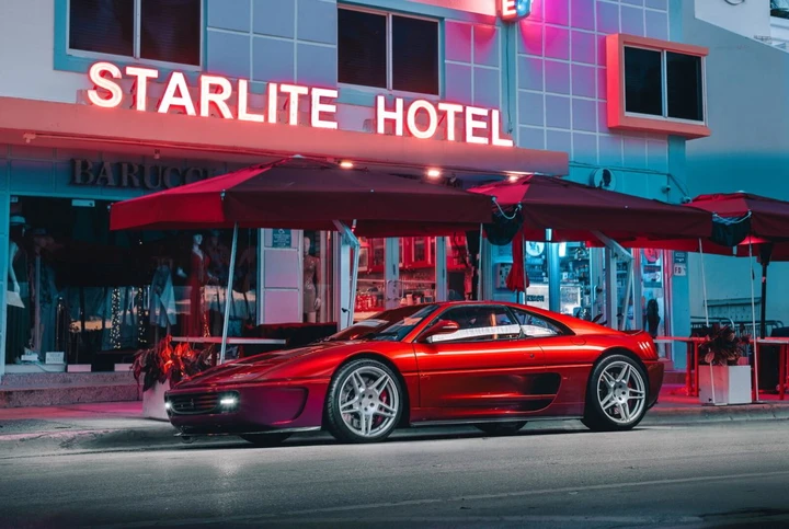 Ferrari F355 Evoluto: la regina degli anni '90 rinasce con 480 CV