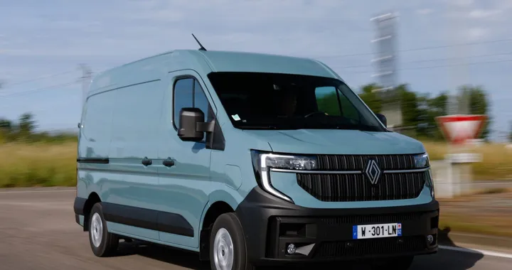 Renault Master fa incetta di premi ai Parkers Van and Pickup Awards 2025