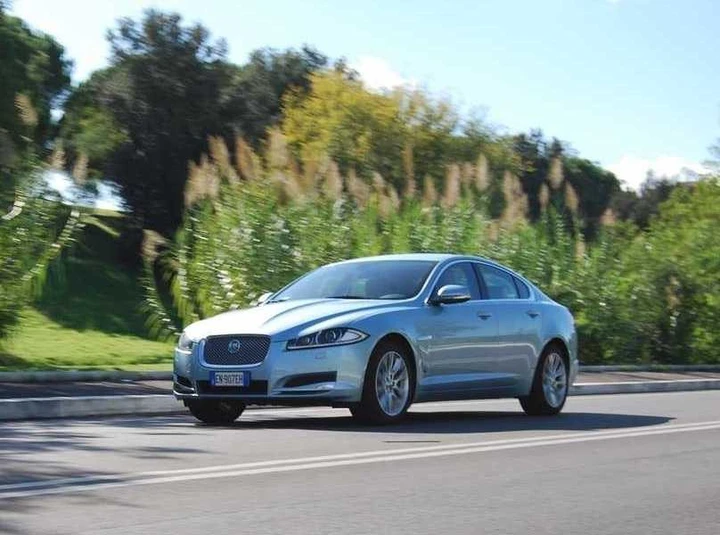 Jaguar XF 2.2 diesel: la prova su strada