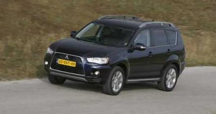 Mitsubishi: novità per Outlander, Pajero e L200