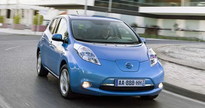 Nissan Leaf: ad aprile incentivi fino a 5000 euro