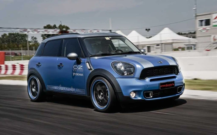 Mini Countryman by Romeo Ferraris