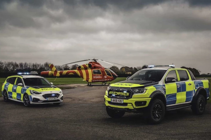 Ford Ranger Raptor e Ford Focus ST SW polizia UK: immagini ufficiali