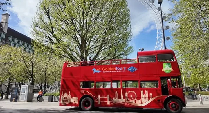 Retrofit elettrico a Londra: il bus Routemaster degli anni '60 torna a viaggiare