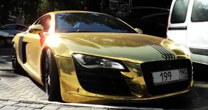 Audi R8 tutta d'oro, è uscita da Fort Knox?