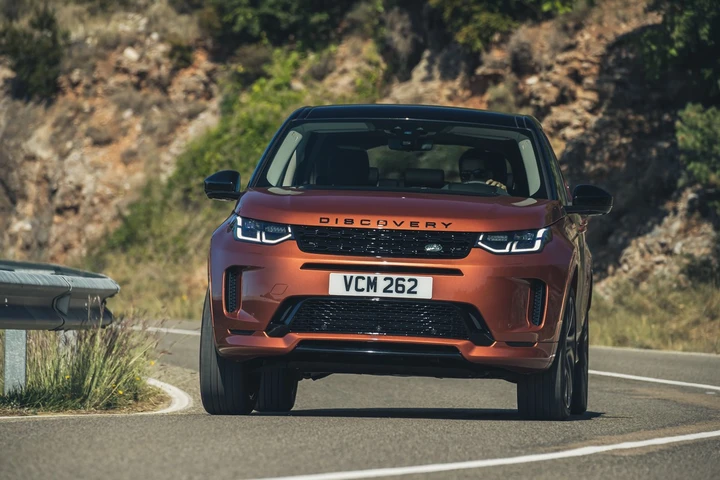 Land Rover Discovery Sport 2020: le immagini ufficiali