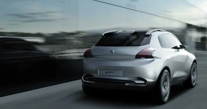 Peugeot 1008: un piccolo crossover nel 2015