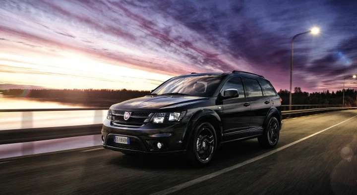 Fiat Freemont Black Code: prezzo da 33.300 euro
