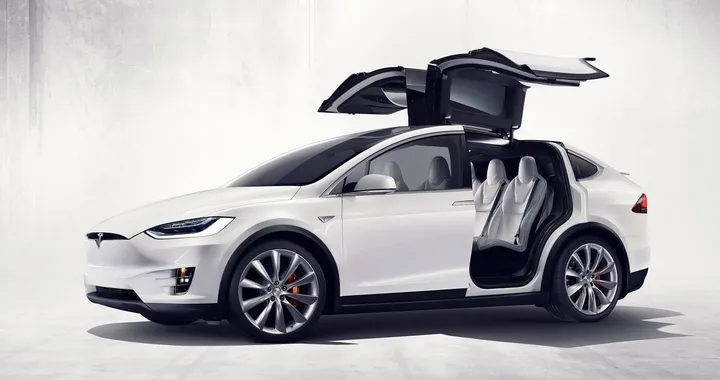 Tesla Model Y: allo studio un crossover derivato dalla Model 3