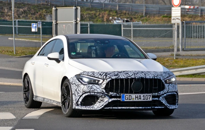 Nuova Mercedes AMG CLA 45: foto spia inedite