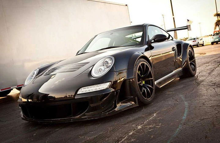 Porsche: una 911 Turbo S diventa 997 GT3 RSR