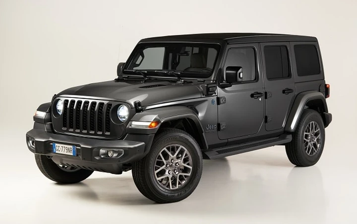 Jeep Wrangler 4xe First Edition: prenotazione online e dotazioni