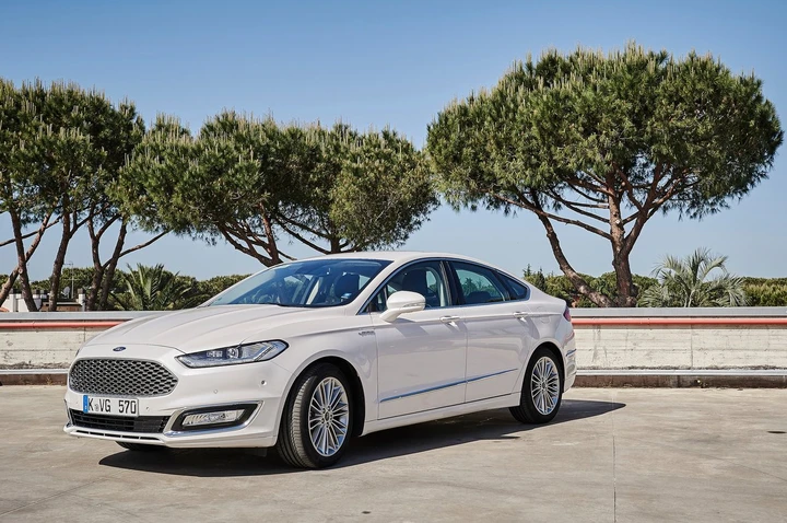 Ford Mondeo Vignale: nuove immagini ufficiali