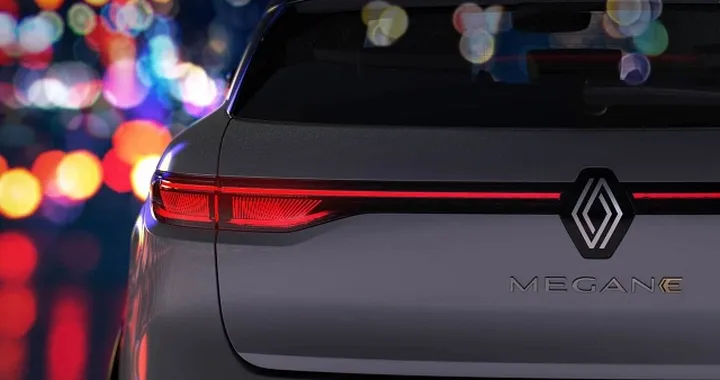 Renault Mégane E-Tech Electric: ecco le prime immagini