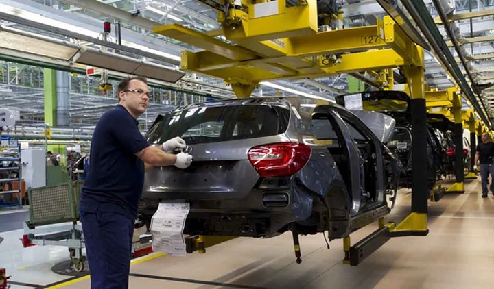 Daimler richiama gli esperti in pensione