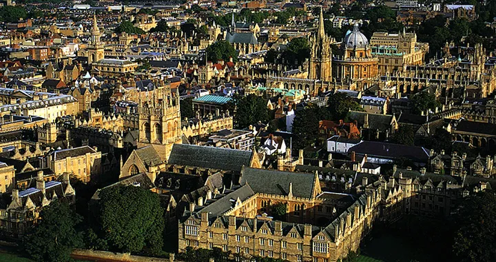 Oxford verso il divieto alle auto con motore diesel e benzina