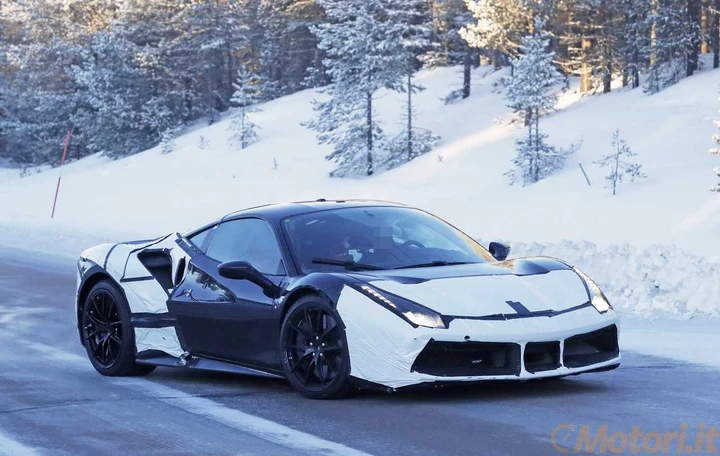 Ferrari V6 ibrida: arrivano le foto spia