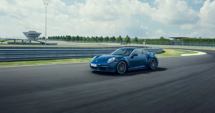 Porsche 911 Turbo 2021: caratteristiche, dotazioni e prezzi