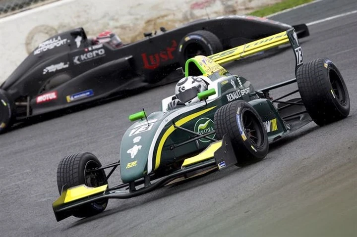 Ultimate Cup: Peccenini brilla a Magny Cours