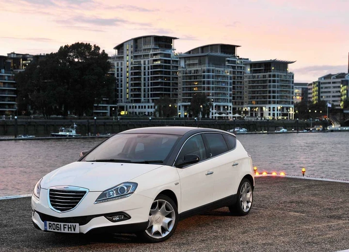 Chrysler Delta, nuove immagini ufficiali