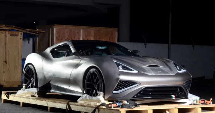 Icona Vulcano Titanium: hypercar al Top Marques Monaco