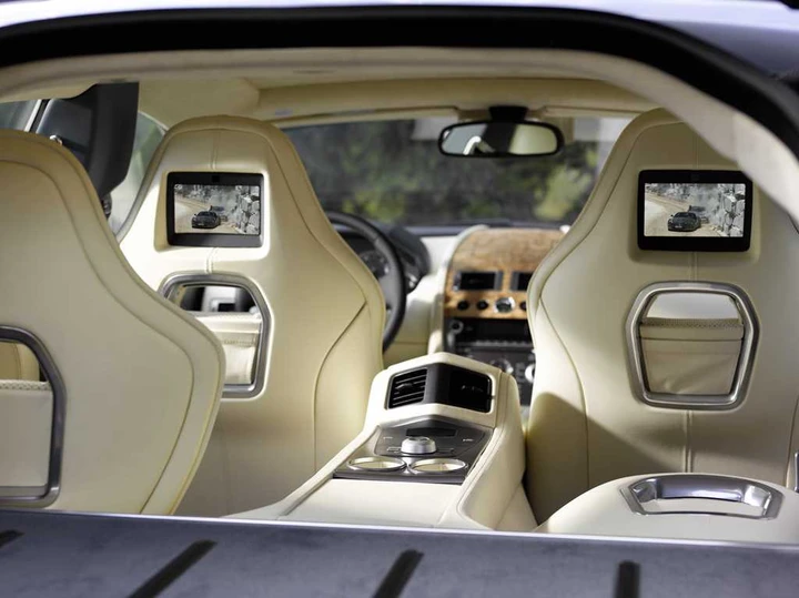 Aston Martin Rapide, prime immagini