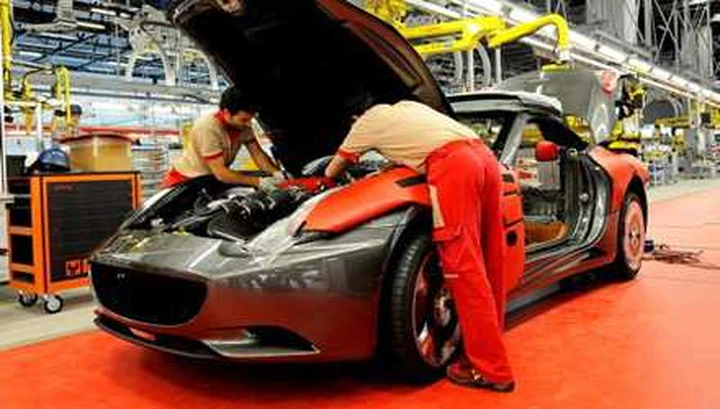 Voglio una Ferrari subito! Così ne comprano due