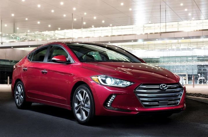 Hyundai Elantra 2016: anteprima al Salone di Los Angeles
