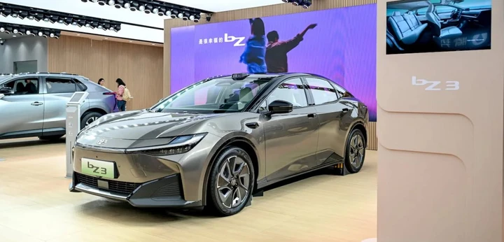 La mossa di Toyota: sconti folli per salvare le sue EV in Cina