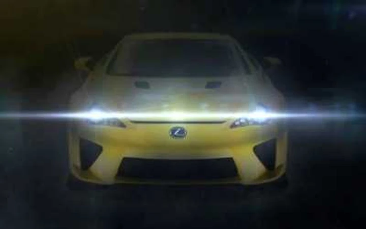 Lexus LFA: un video teaser annuncia una novità