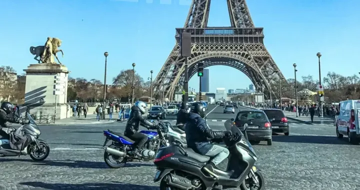 Francia, reato penale per chi supera i limiti di 50 km/h