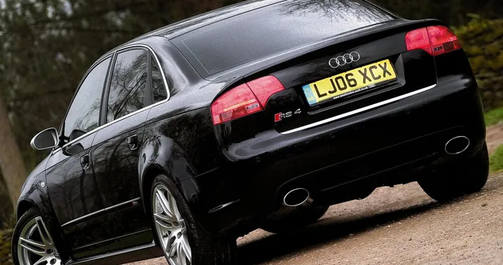 Audi: la nuova RS4 2016 sarà anche berlina