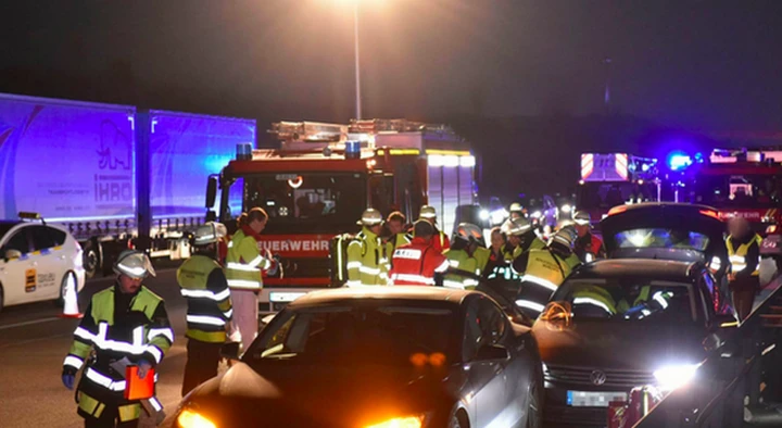 Sacrifica la sua Tesla per salvare un automobilista colto da malore