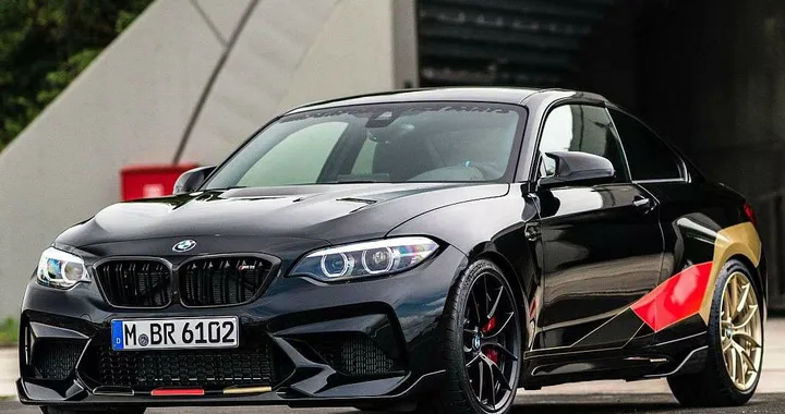 Bmw M2 Competition: un esemplare per i Mondiali di Russia 2018