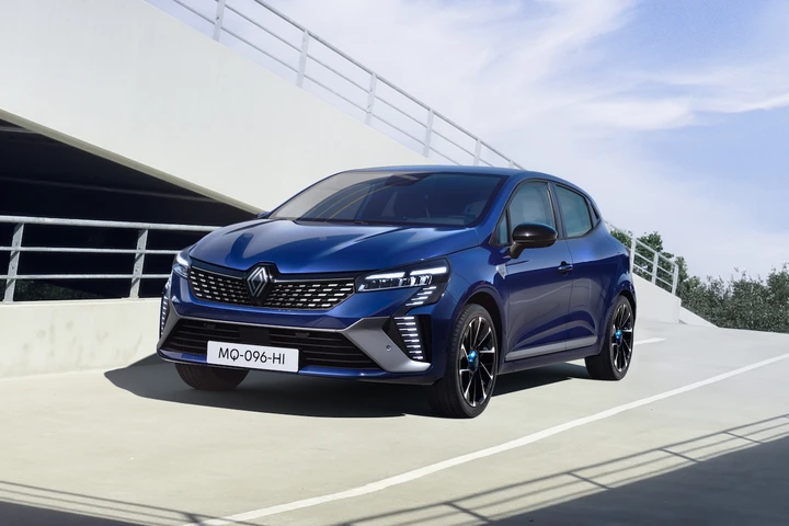 Nuova Renault Clio 2023: immagini ufficiali