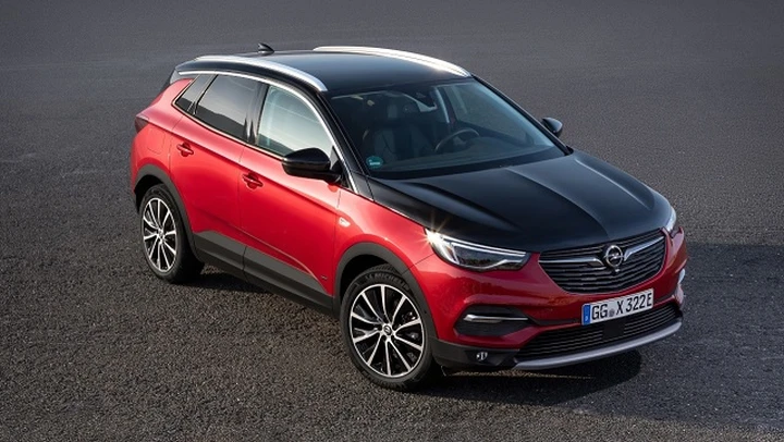 Opel Grandland X Hybrid4 AWD: via alle ordinazioni in Italia