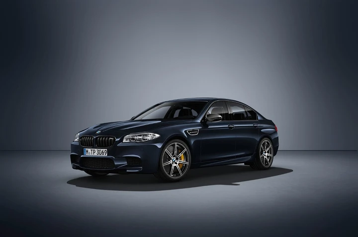 Bmw M5 Competition Edition: immagini ufficiali