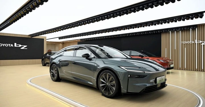 Toyota accelera in Cina: bZ7 e nuova Lexus ES pronte a sfidare Tesla e BYD