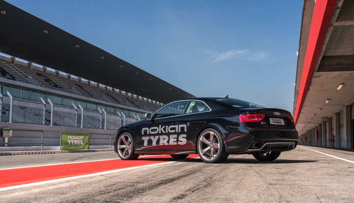 Nokian Tyres presenta i nuovi pneumatici Powerproof e Wetproof a Portimao
