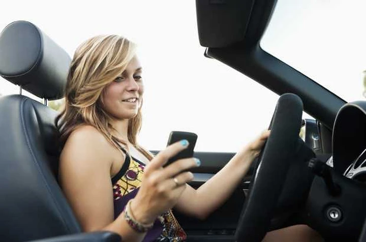 In arrivo nuove misure contro gli sms alla guida