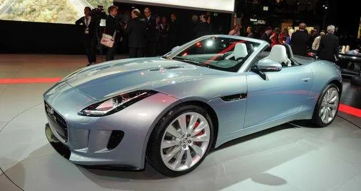 Jaguar F-Type Roadster: anteprima al Salone di Parigi 2012