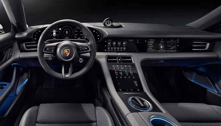 Porsche Taycan: ecco gli interni