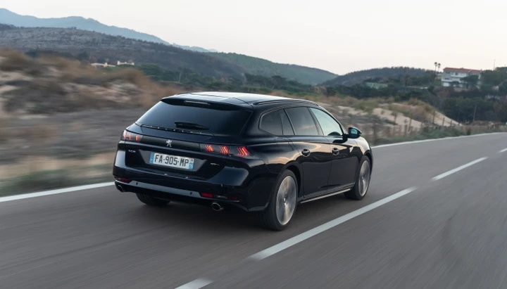 Nuova Peugeot 508 SW, la familiare francese debutta in Italia